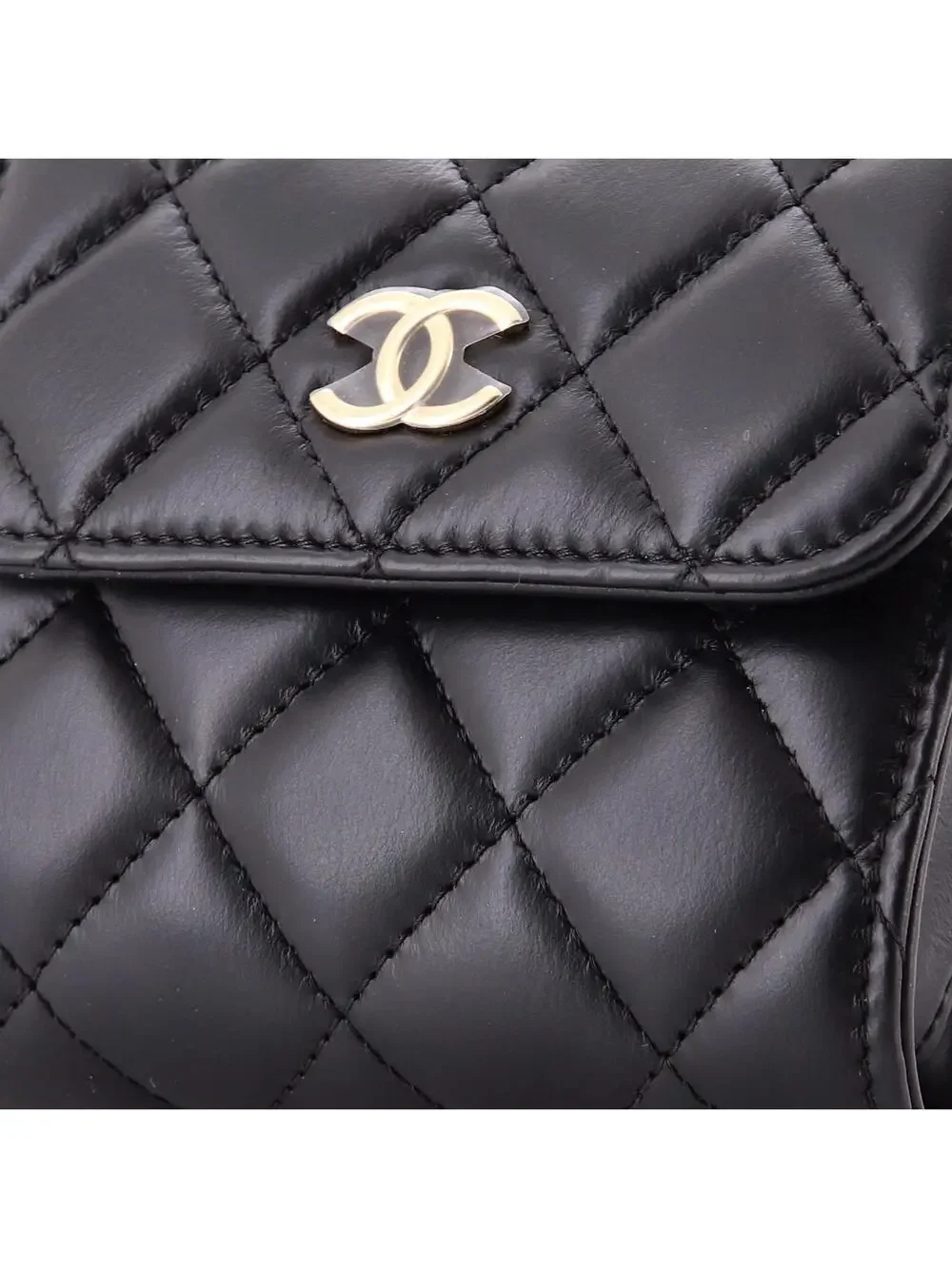 CHANEL elevate your